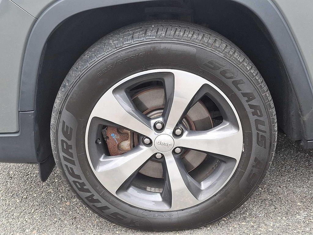 used 2019 Jeep Cherokee car, priced at $14,995