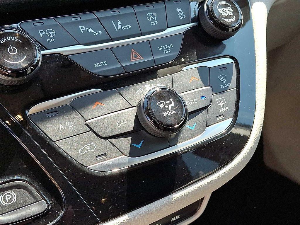 used 2019 Chrysler Pacifica car, priced at $16,495