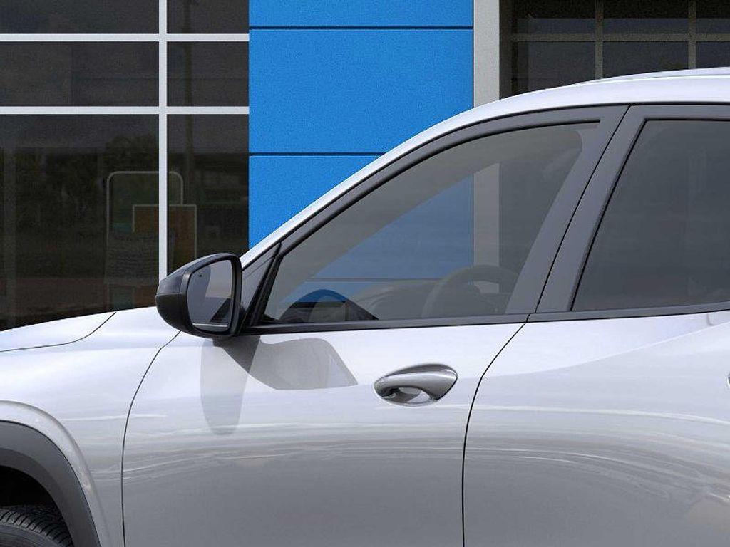 new 2025 Chevrolet Trax car