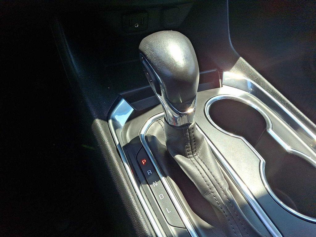 used 2021 Chevrolet Traverse car, priced at $21,350