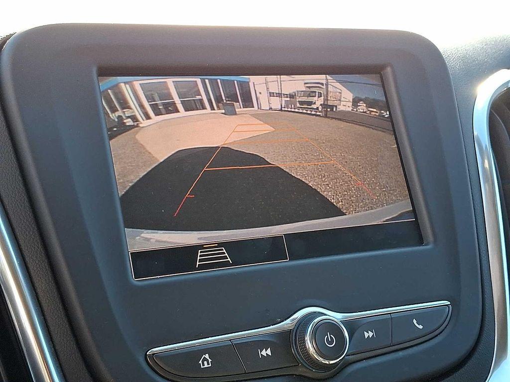 used 2022 Chevrolet Equinox car, priced at $19,895