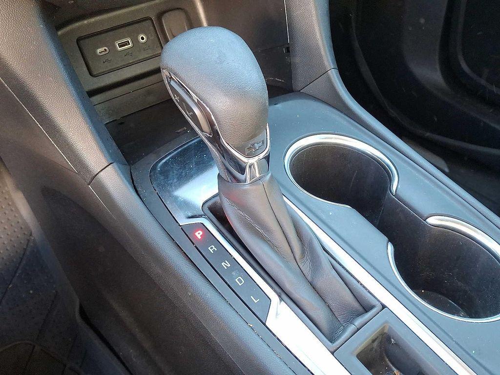 used 2022 Chevrolet Equinox car, priced at $19,895