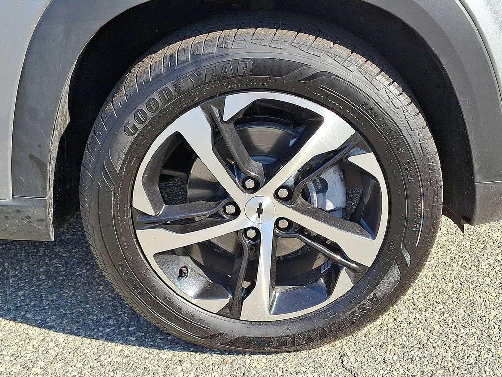 used 2025 Chevrolet Trax car, priced at $23,995