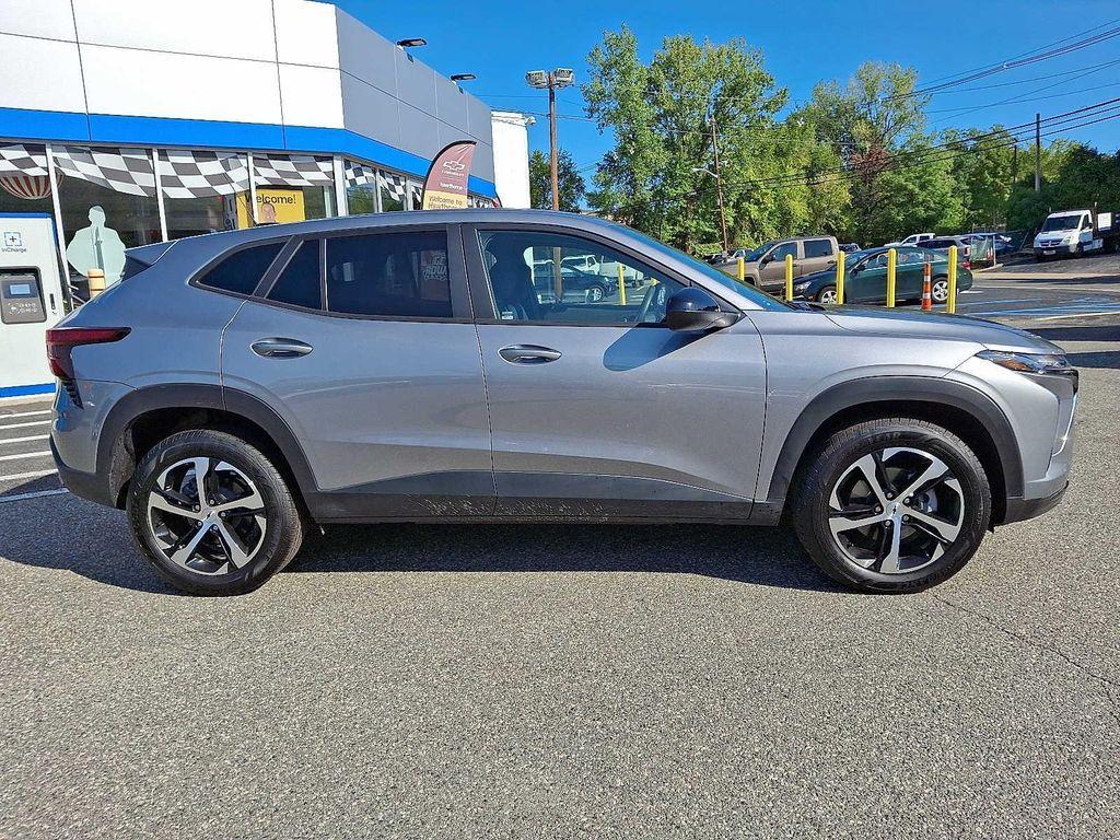 used 2025 Chevrolet Trax car, priced at $23,995