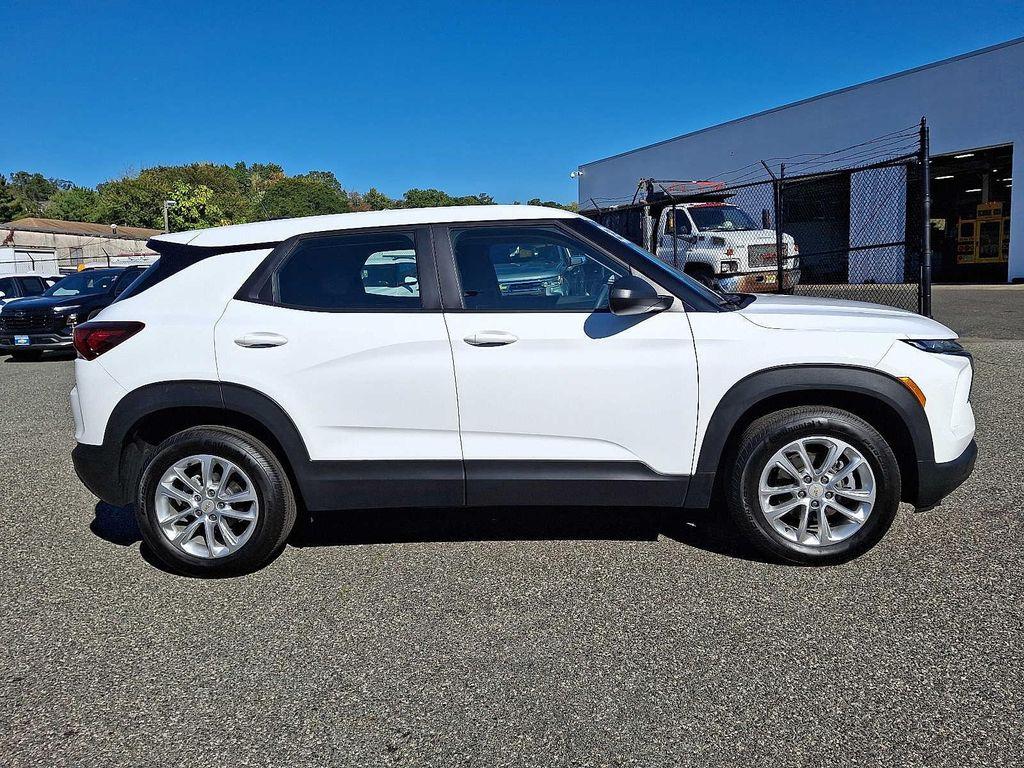 used 2025 Chevrolet TrailBlazer car, priced at $22,895