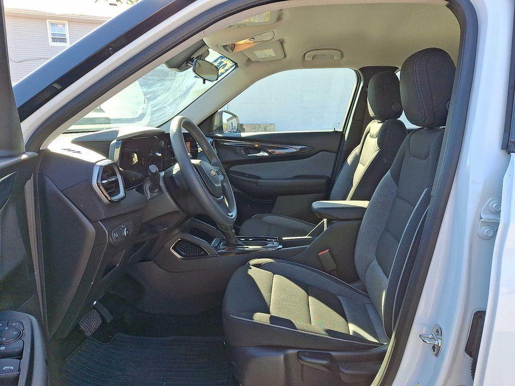 used 2025 Chevrolet TrailBlazer car, priced at $22,895