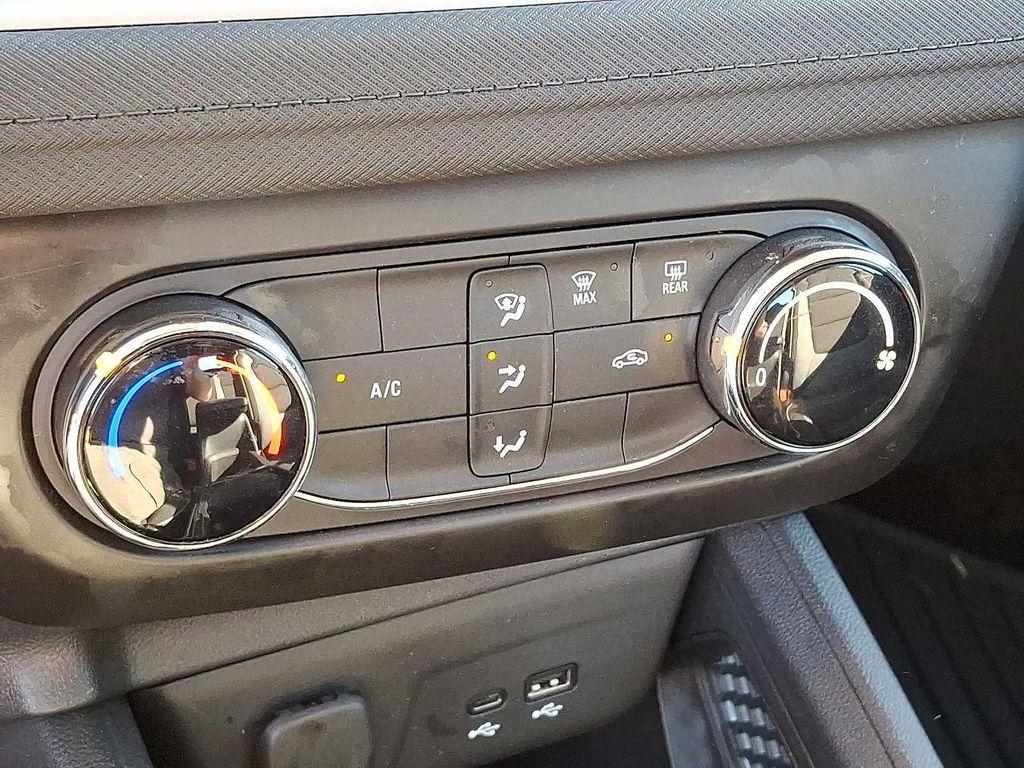 used 2025 Chevrolet TrailBlazer car, priced at $22,895