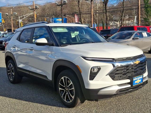 new 2025 Chevrolet TrailBlazer car, priced at $30,700