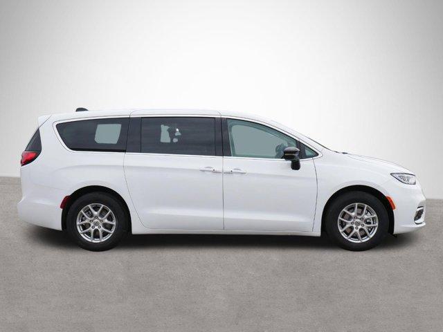 new 2024 Chrysler Pacifica car, priced at $44,988