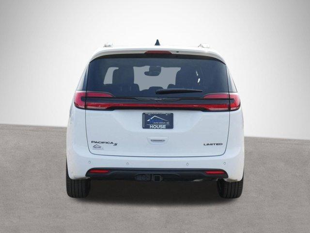 new 2024 Chrysler Pacifica car, priced at $46,872