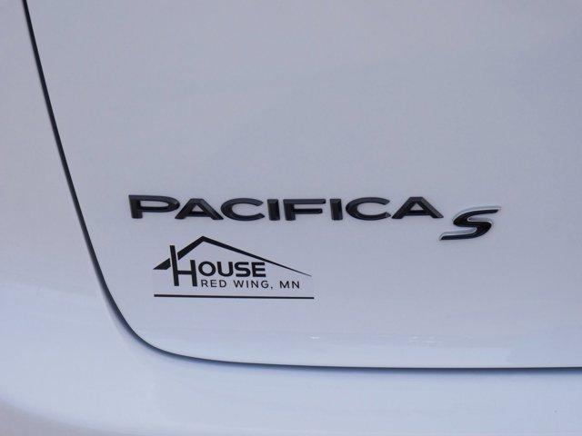 new 2024 Chrysler Pacifica car, priced at $46,872