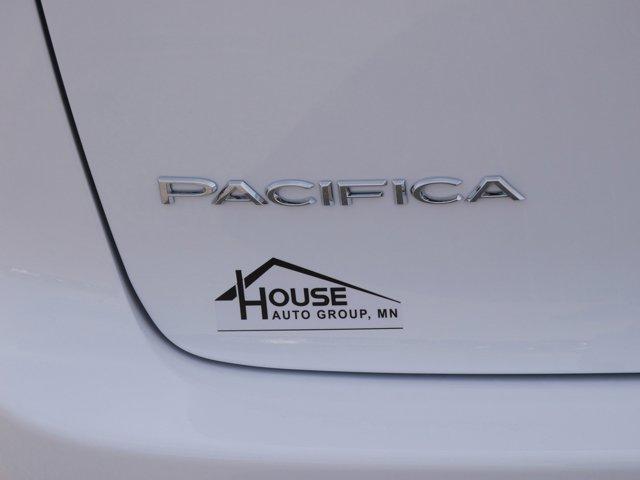 new 2024 Chrysler Pacifica car, priced at $54,372