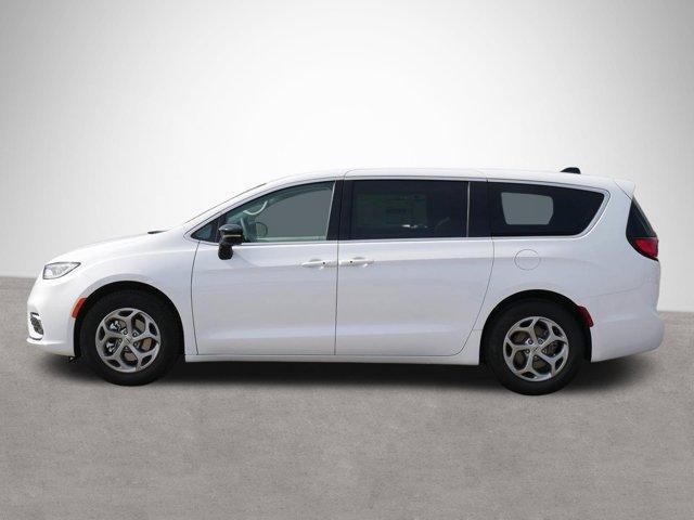 new 2024 Chrysler Pacifica car, priced at $54,372