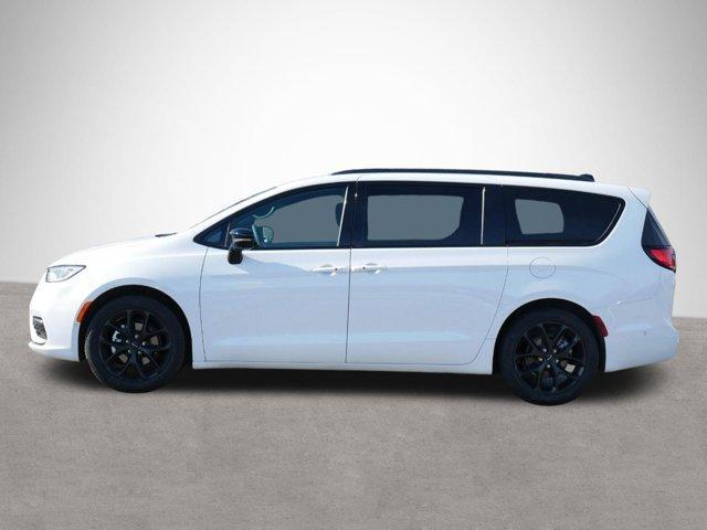 new 2024 Chrysler Pacifica car, priced at $49,893
