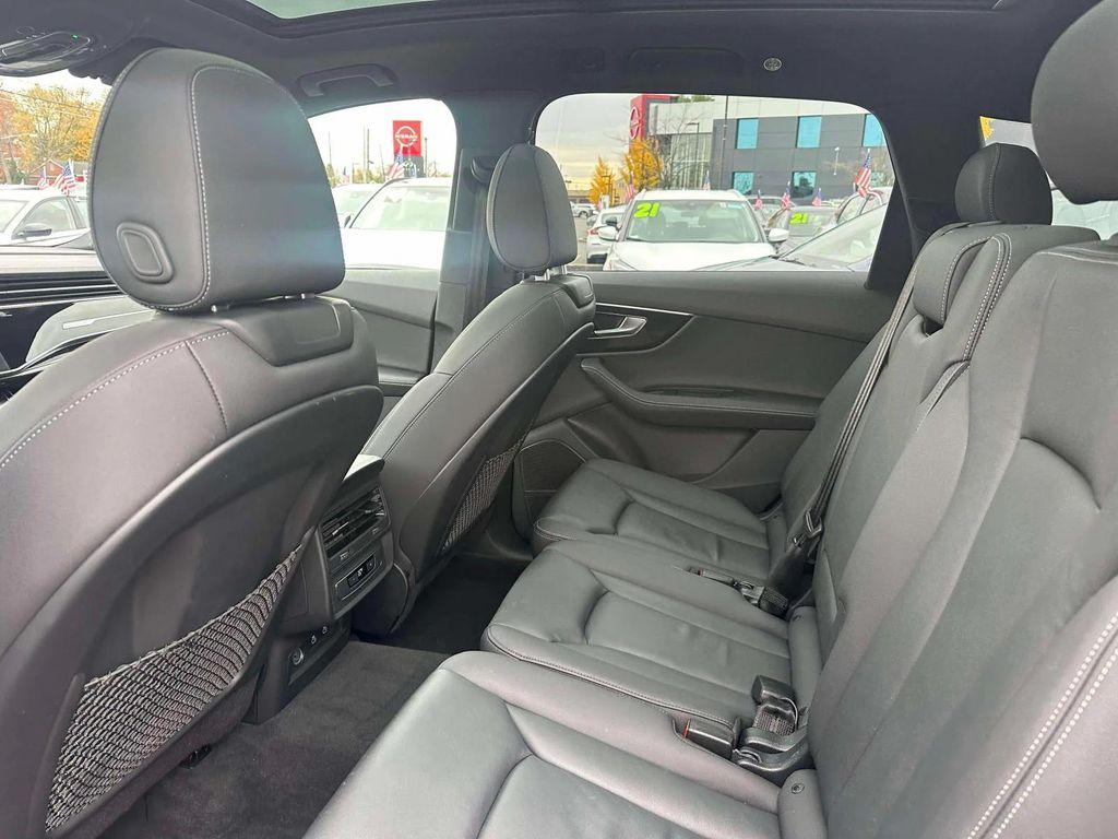 used 2025 Audi Q7 car, priced at $48,096