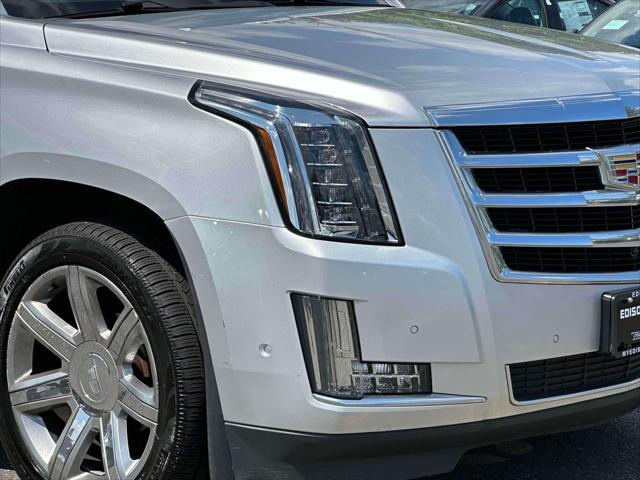 used 2020 Cadillac Escalade ESV car, priced at $32,995