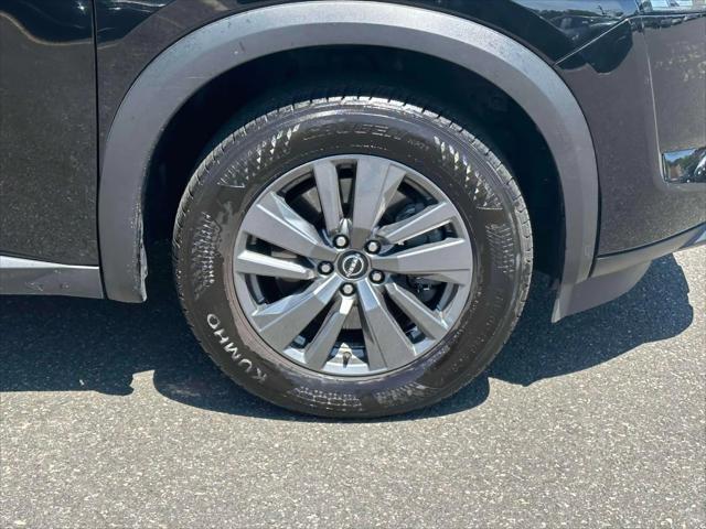 used 2024 Nissan Pathfinder car, priced at $30,995
