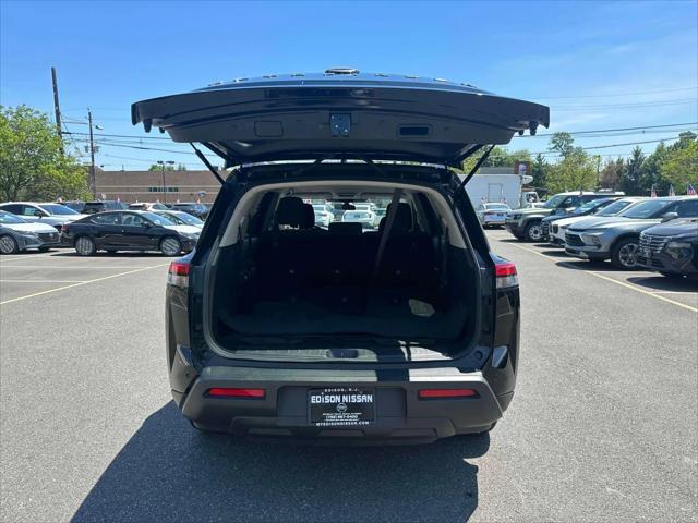 used 2024 Nissan Pathfinder car, priced at $30,995