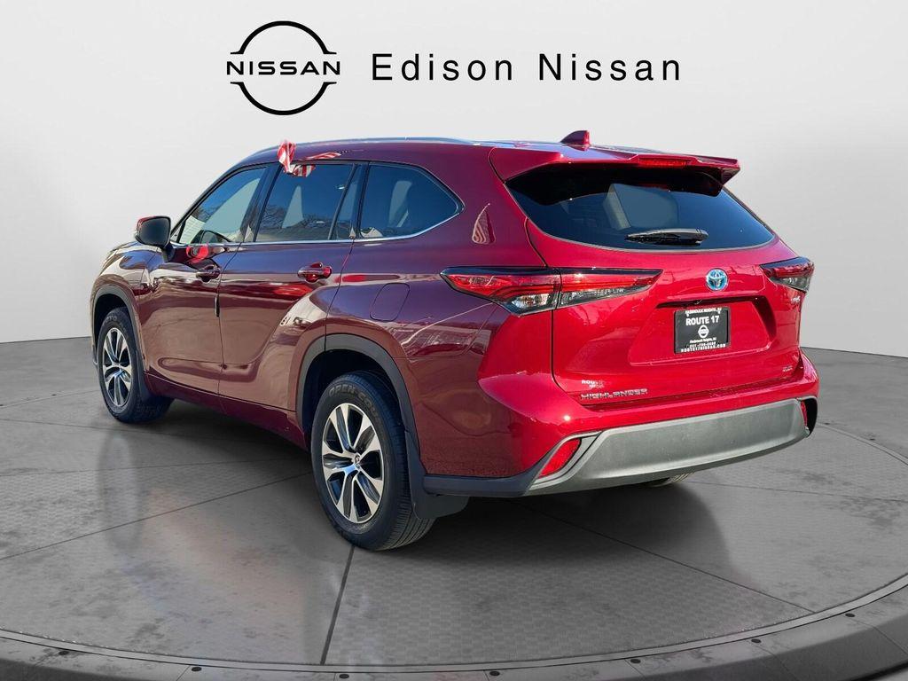used 2022 Toyota Highlander Hybrid car, priced at $36,741