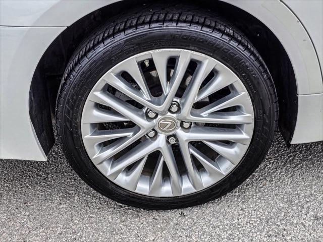 used 2016 Lexus ES 350 car, priced at $18,506