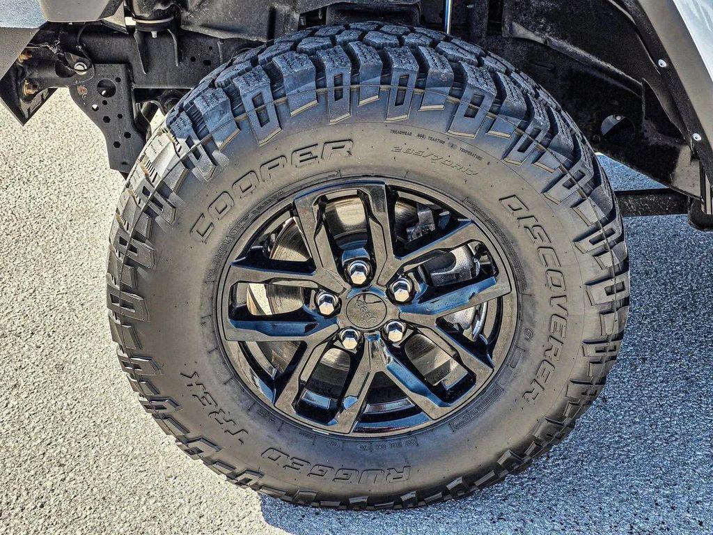 used 2022 Jeep Gladiator car, priced at $33,750