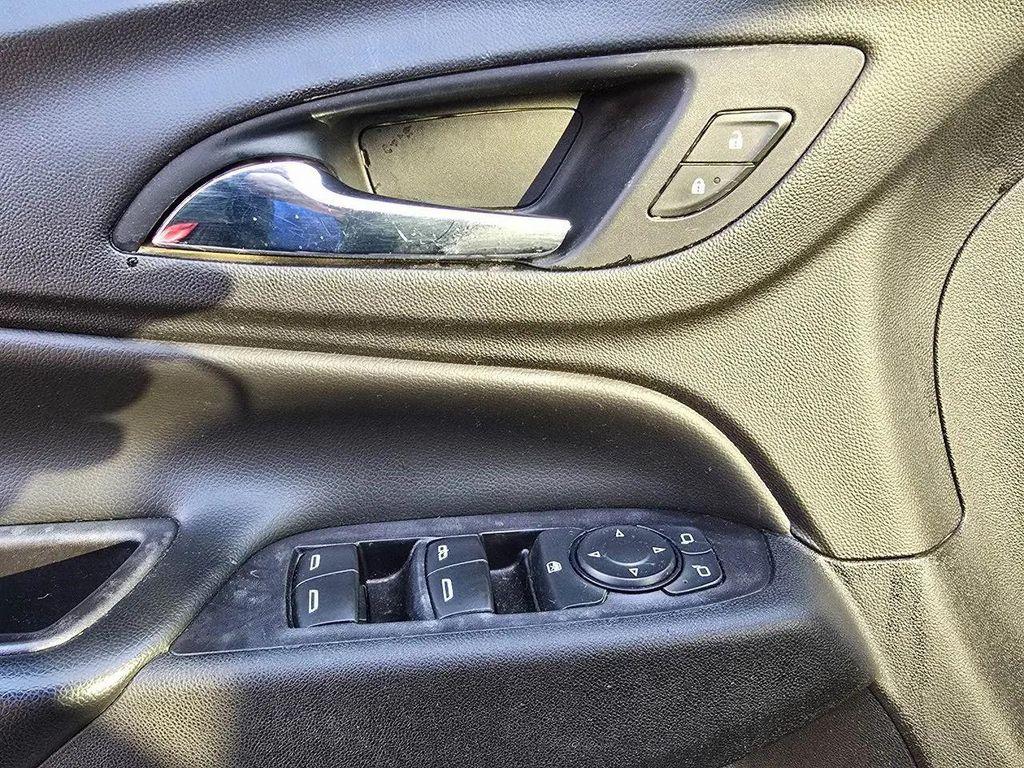 used 2021 Chevrolet Equinox car, priced at $17,996