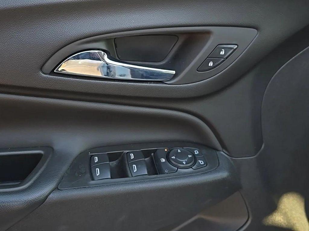 used 2024 Chevrolet Equinox car, priced at $21,996