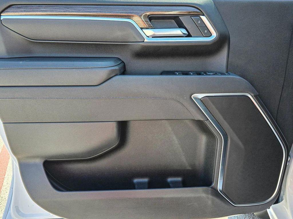used 2025 Chevrolet Silverado 2500 car, priced at $57,996