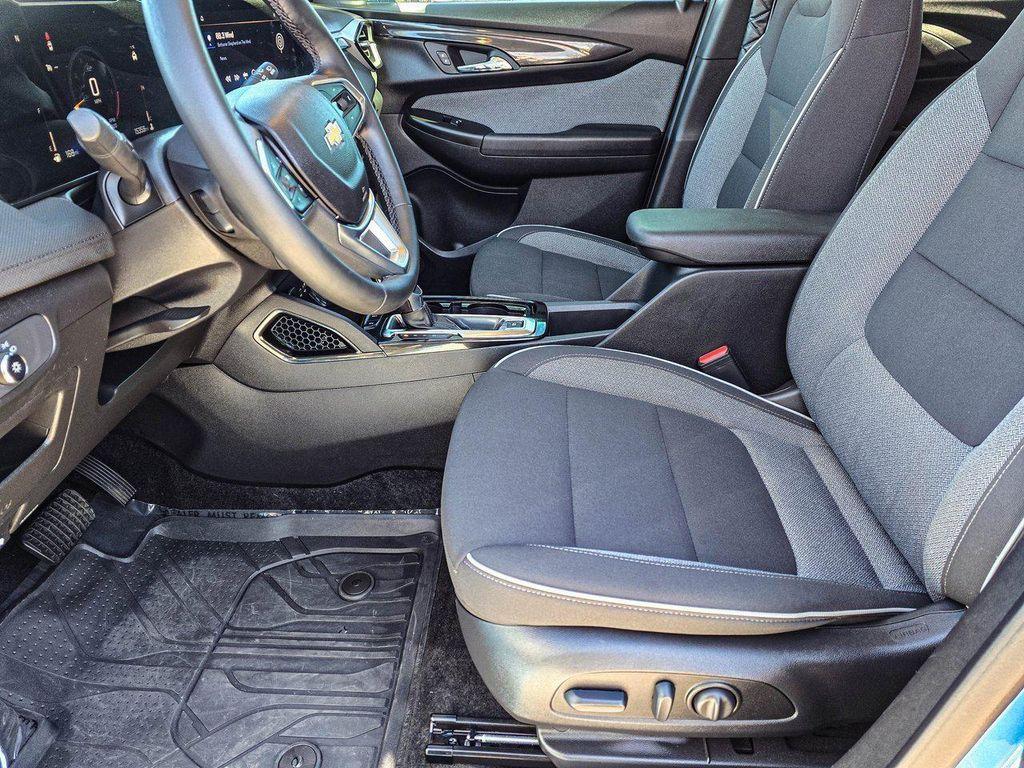 used 2025 Chevrolet TrailBlazer car, priced at $22,630