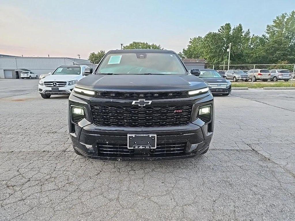 used 2025 Chevrolet Traverse car, priced at $49,996