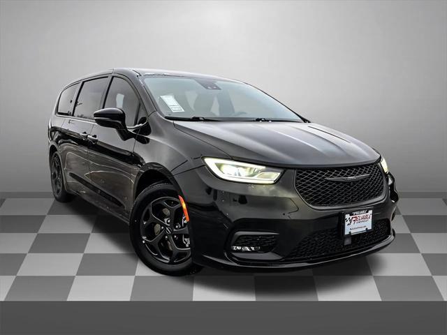 used 2022 Chrysler Pacifica Hybrid car, priced at $19,952