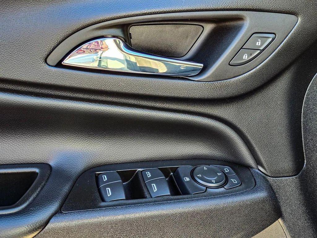 used 2023 Chevrolet Equinox car, priced at $21,623