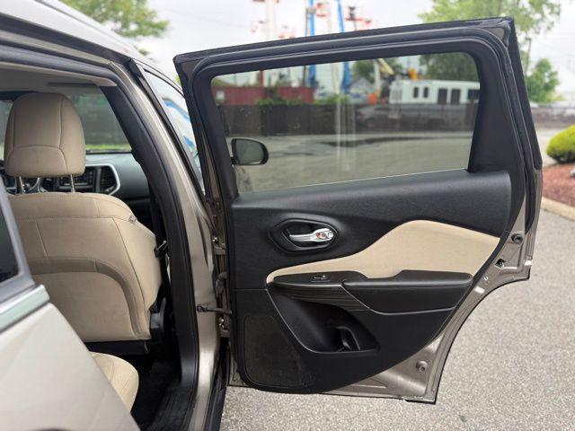 used 2016 Jeep Cherokee car, priced at $7,298