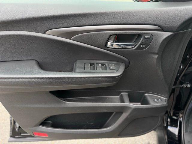 used 2022 Honda Pilot car, priced at $28,995