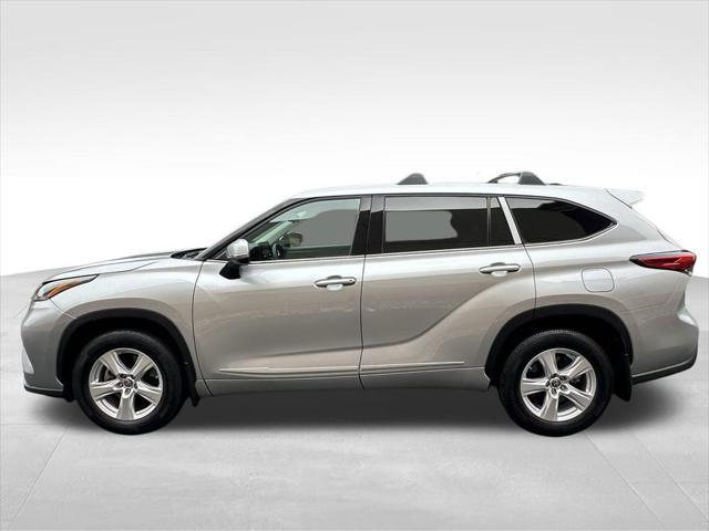 used 2022 Toyota Highlander car, priced at $33,495