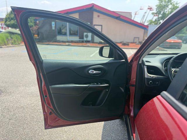 used 2014 Jeep Cherokee car, priced at $6,695