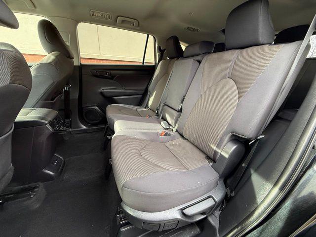 used 2022 Toyota Highlander car, priced at $31,398