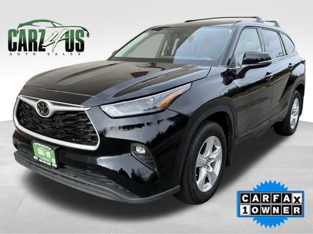 used 2022 Toyota Highlander car, priced at $31,398