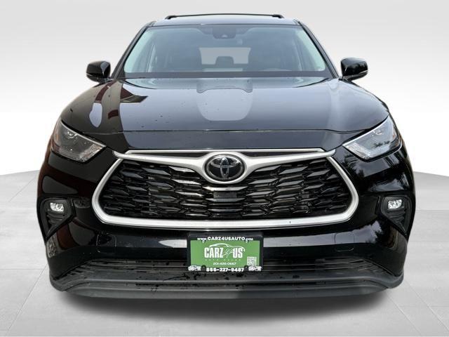 used 2022 Toyota Highlander car, priced at $31,398