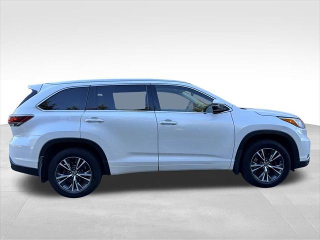 used 2016 Toyota Highlander car, priced at $17,495