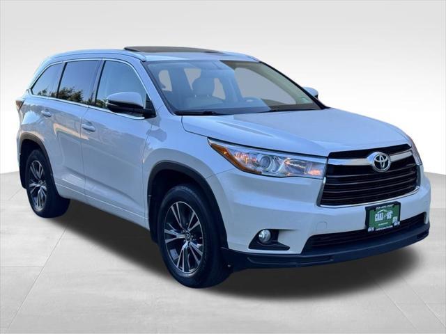 used 2016 Toyota Highlander car, priced at $17,495