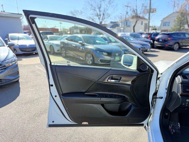 used 2017 Honda Accord Hybrid car