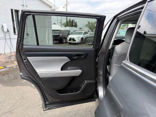 used 2022 Toyota Highlander car, priced at $31,495
