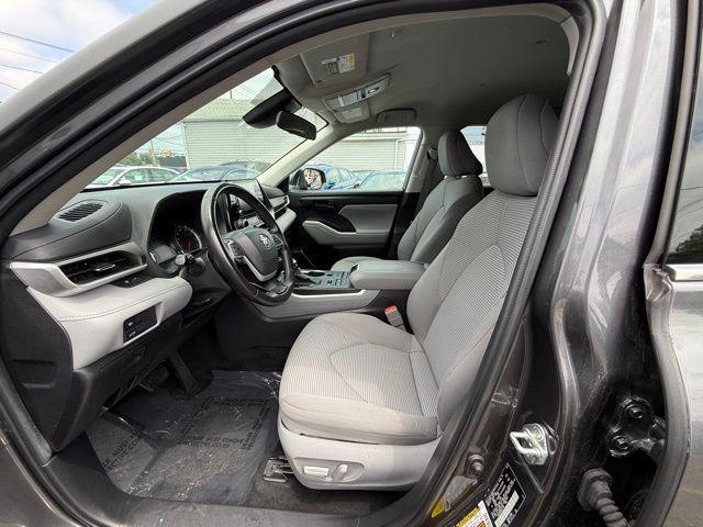 used 2022 Toyota Highlander car, priced at $31,495