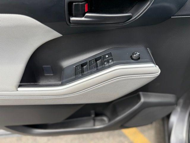 used 2022 Toyota Highlander car, priced at $31,495