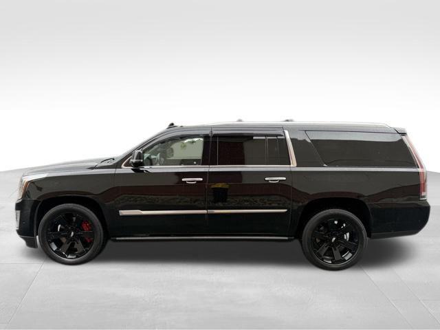 used 2020 Cadillac Escalade ESV car, priced at $31,998