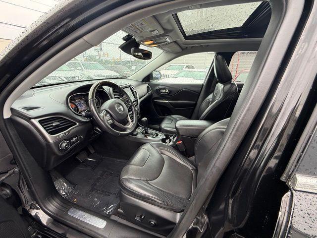 used 2019 Jeep Cherokee car