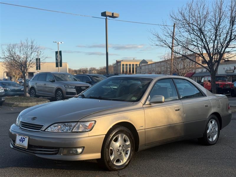 used 2000 Lexus ES 300 car, priced at $4,495