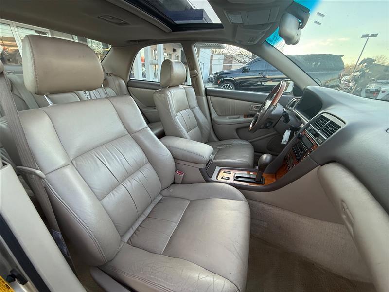 used 2000 Lexus ES 300 car, priced at $4,495