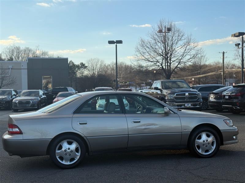 used 2000 Lexus ES 300 car, priced at $4,495